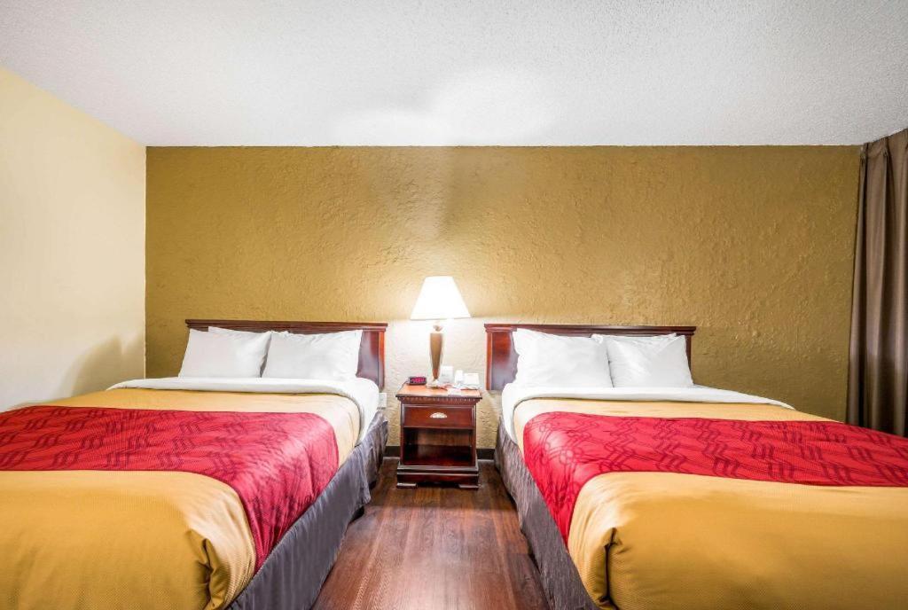Econo Lodge Corinth Eksteriør bilde